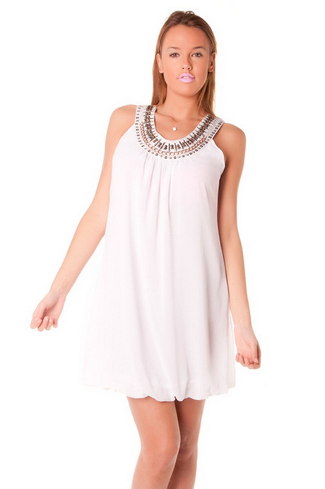 Femme robe blanche