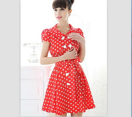 Robe à pois rouge