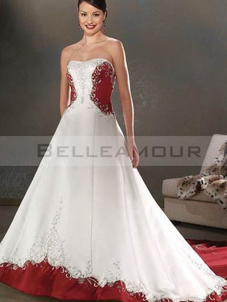 Robe blanche et rouge