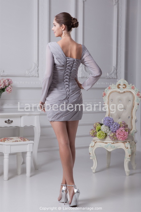 Robe courte manches longues