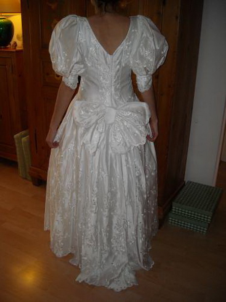 Robe de mariée broderie anglaise