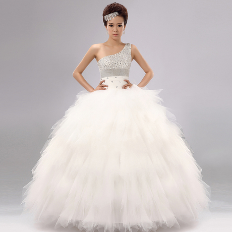 Robe de mariee en plume