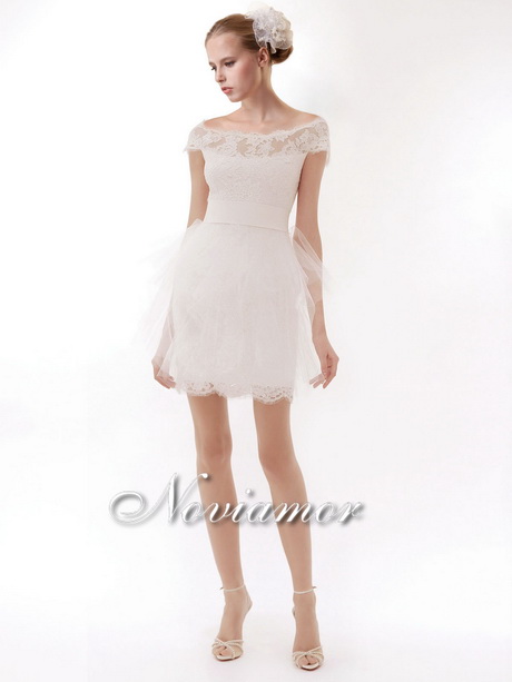 Robe dentelle courte blanche