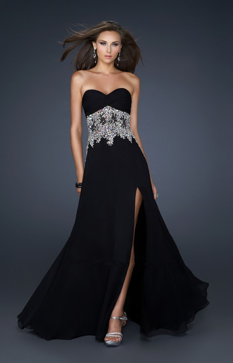 Robe noire de cocktail