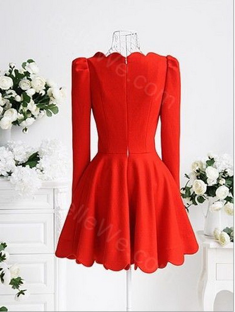 Robe rouge manches longues