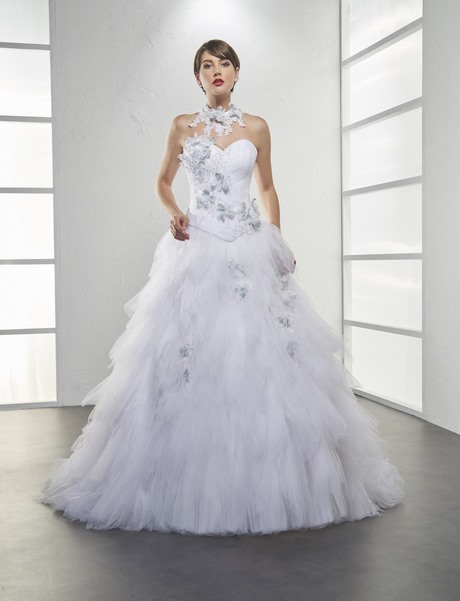 Robe de mariée en couleur 2019