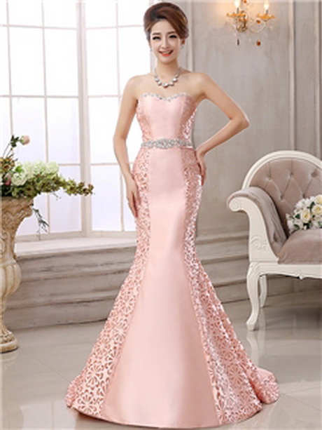 Robe avec dentelle 2016