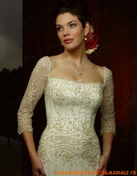 Robe blanche dentelle manche longue