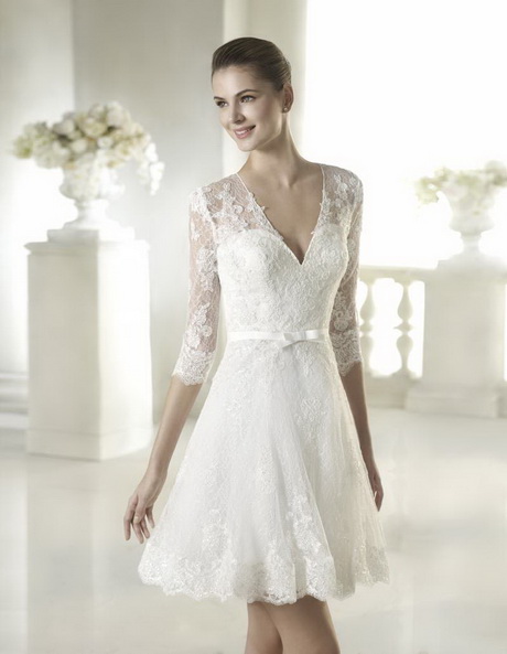 Robe de mariée courte en dentelle