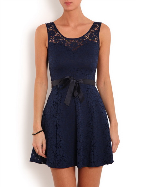 Robe en dentelle bleue