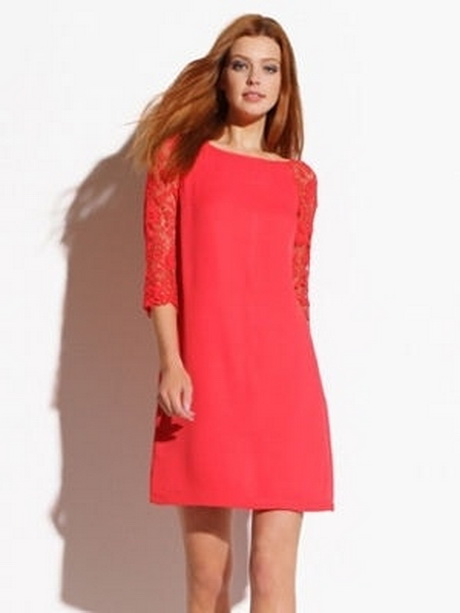 Robe en dentelle corail