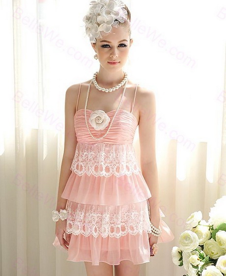 Robe en dentelle rose