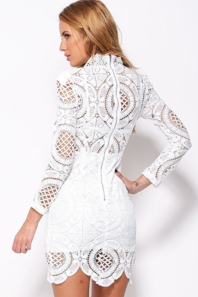 Robe blanche longue manche longue