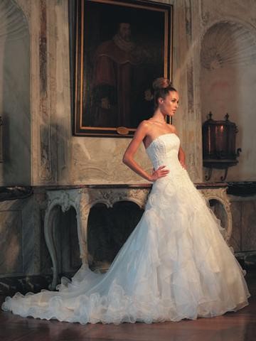 Robe de mariée avec longue traine