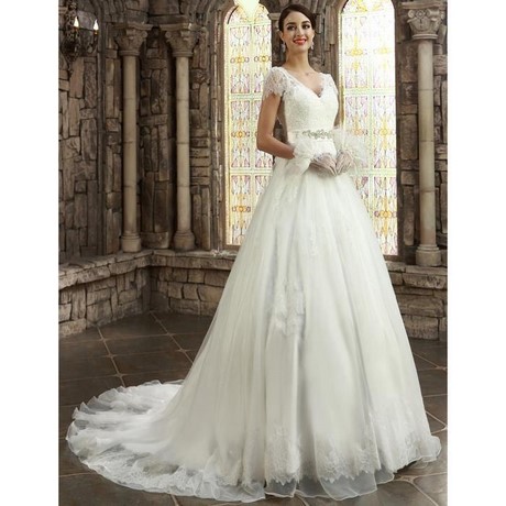 Robe de mariée avec traine longue