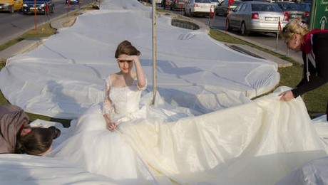 Robe de mariée avec traine longue