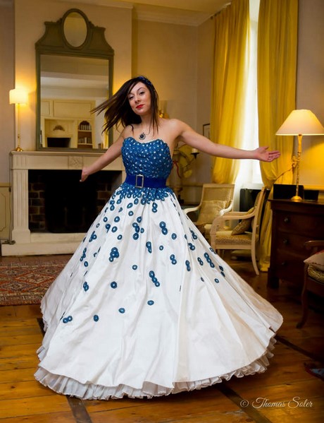 Robe de mariée bleu et blanc