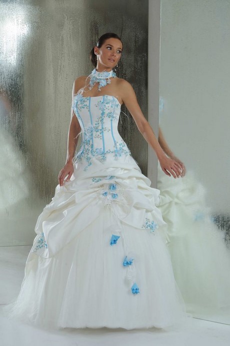 Robe de mariée bleu et blanc