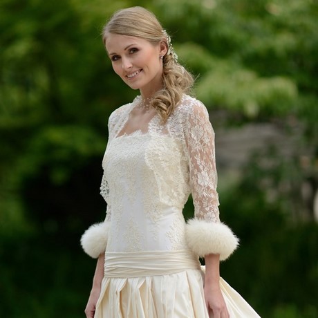 Robe de mariée courte hiver