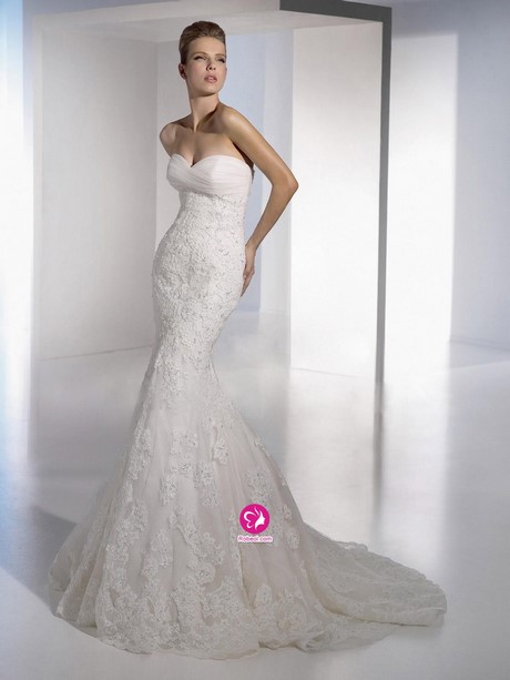 Robe de mariée dentelle longue traine