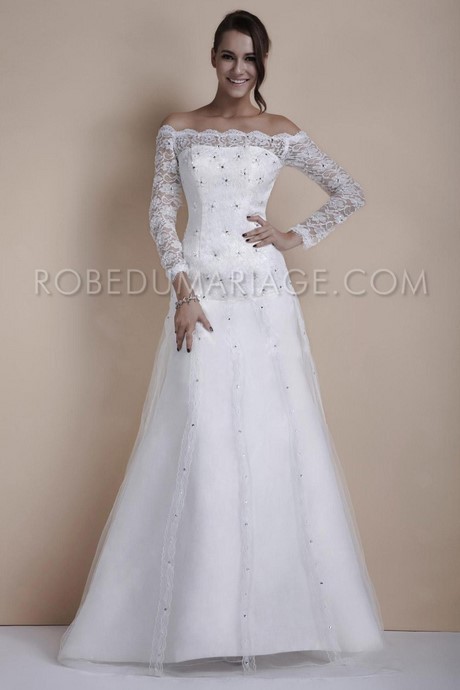 Robe de mariee en dentelle manche longue