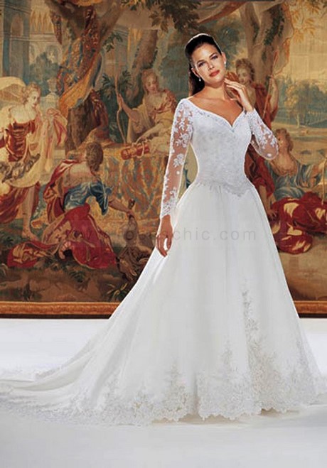 Robe de mariee en dentelle manche longue