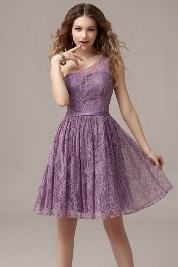 Robe dentelle asymétrique