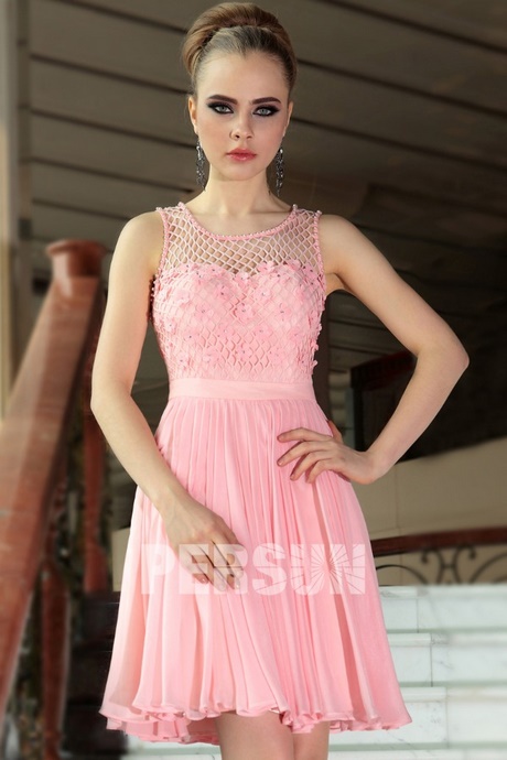 Robe de cocktail courte rose