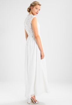 Robe mariée hiver courte