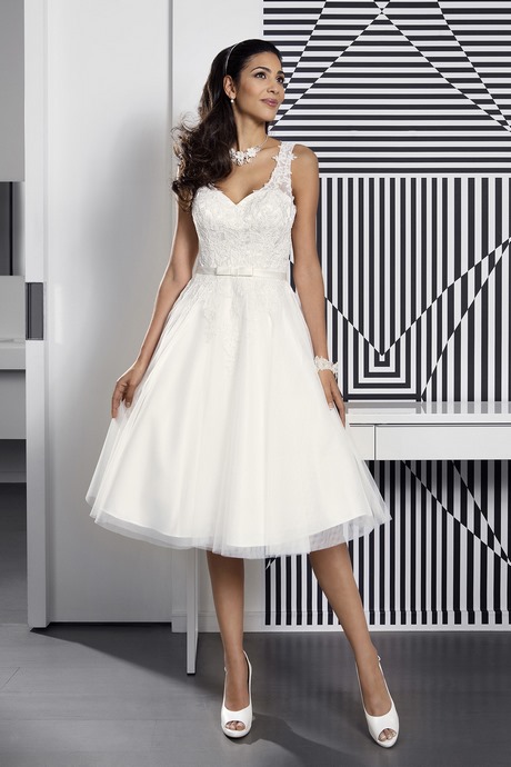 Robe de mariée courte 2021