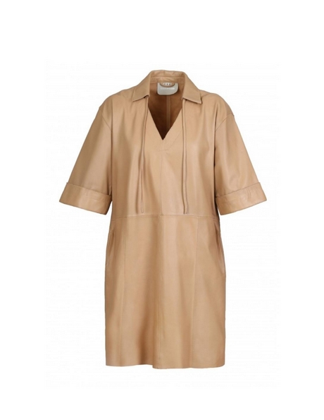 Robe en cuir beige