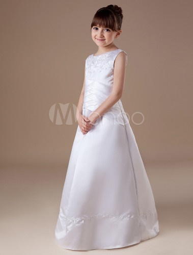 Robe communion moderne