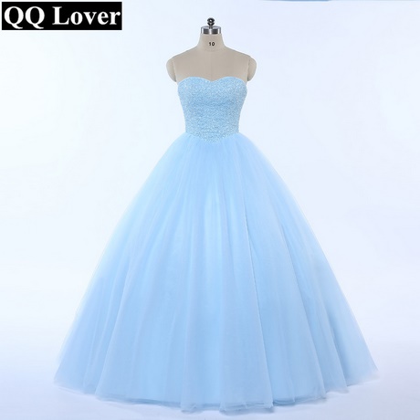 Robe de bal bleu ciel