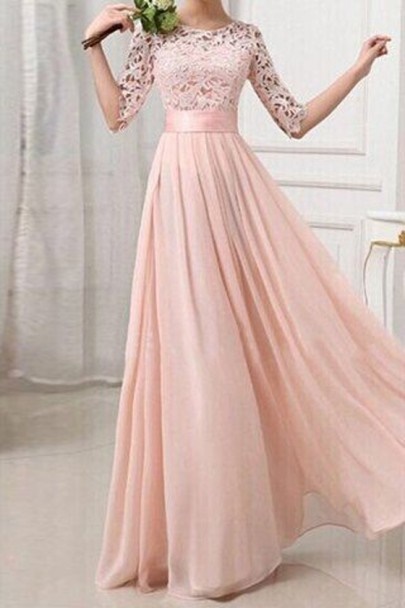 Robe de bal en dentelle