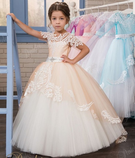 Tenue de communion pour fille