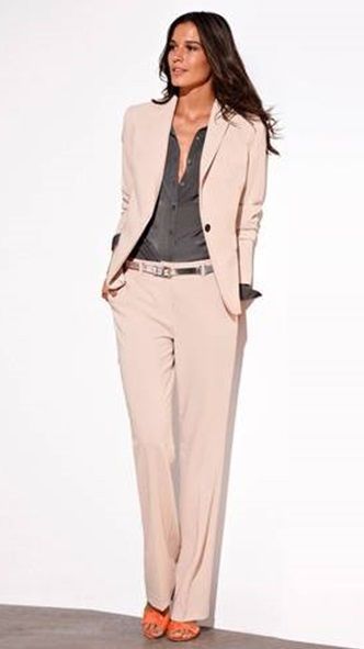 Tailleur pantalon chic femme