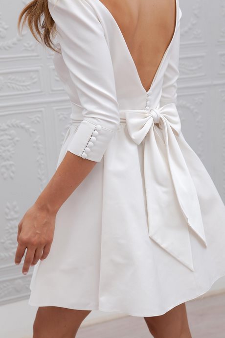 Robe blanche courte hiver