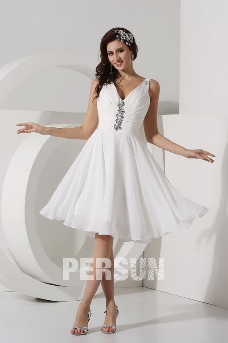 Robe blanche courte hiver