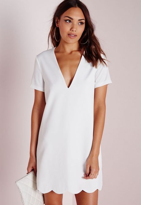 Robe blanche fluide courte