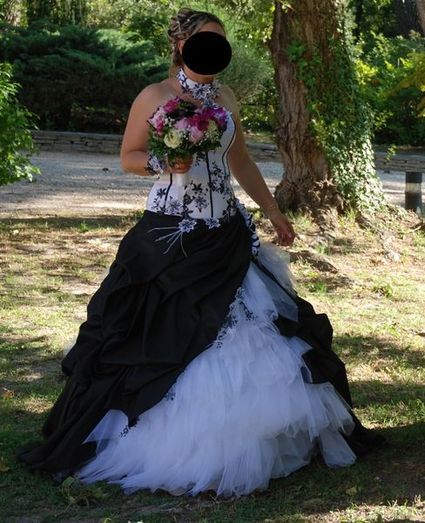 Robe de mariée noire pas cher