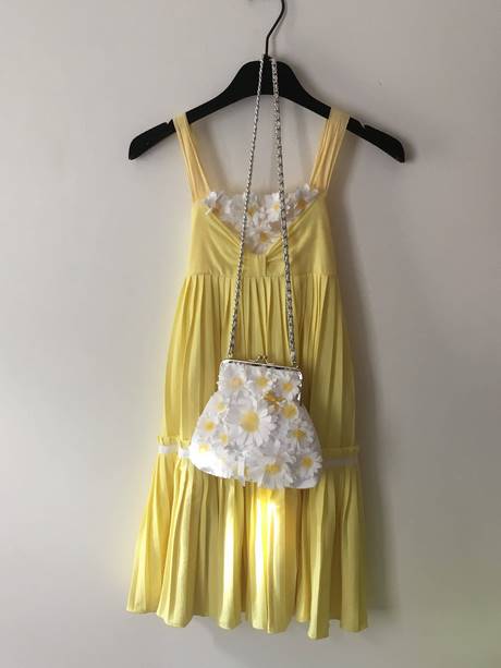 Robe jaune blanche