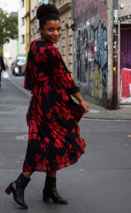 Robe longue noir et rouge