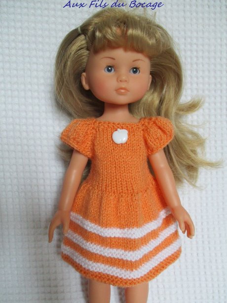 Robe orange et blanche