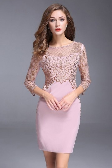 Robe soirée courte en dentelle