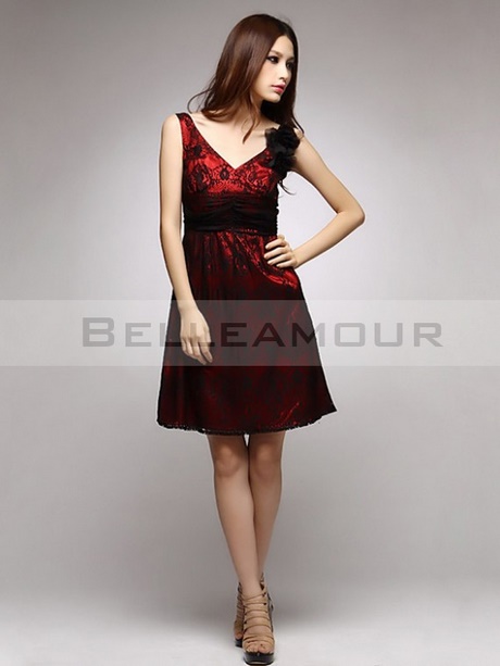 Robe courte rouge dentelle