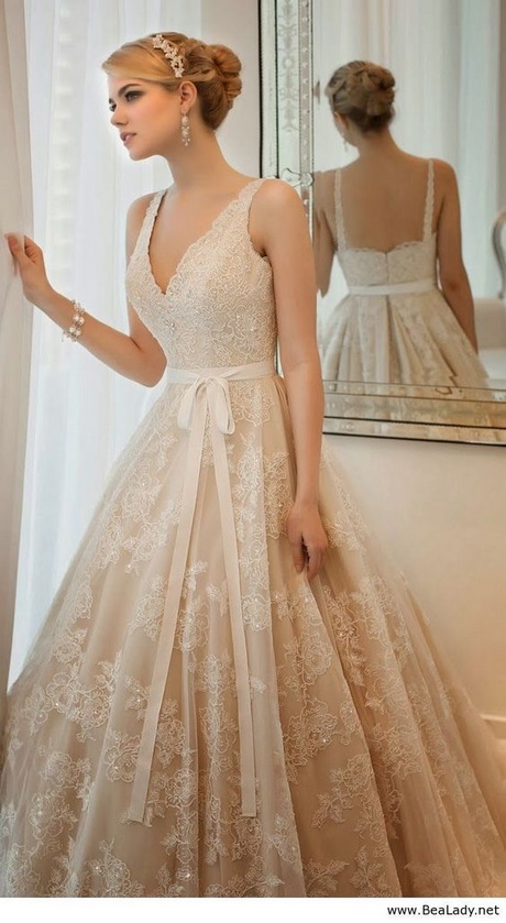 Robe de mariée beige