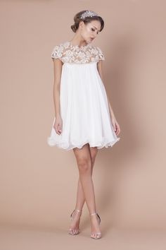 Robe mariage civil courte dentelle