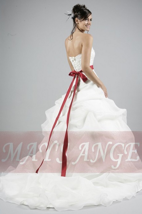 Robe mariee blanche et rouge