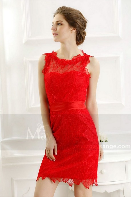 Robe rouge courte dentelle