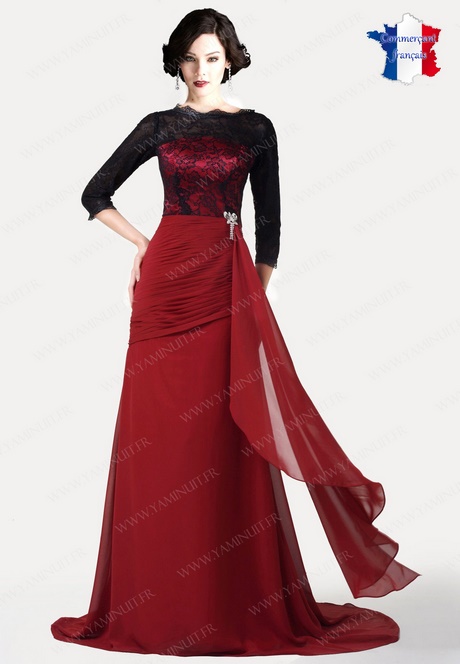 Robe rouge et noire dentelle